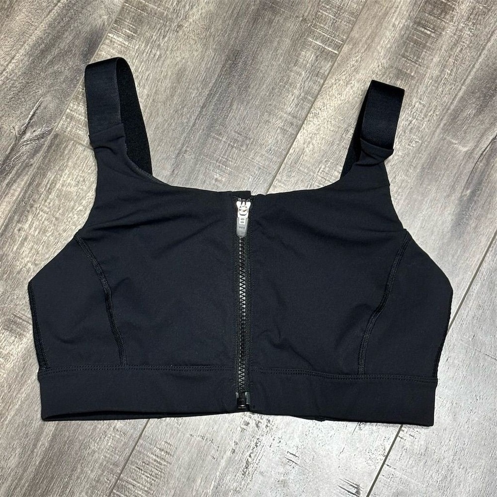 Outdoor Voices Women's Medium Black Powerhouse Sports Bra Racerback Zip